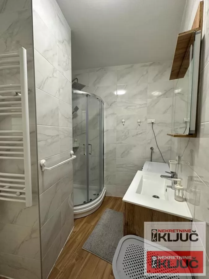 BUELVAR EVROPE IZDAJE SE DVOSOBAN STAN SA GARAŽNIM MESTOM U KOMPLEKSU EVENIJA GARDEN 14