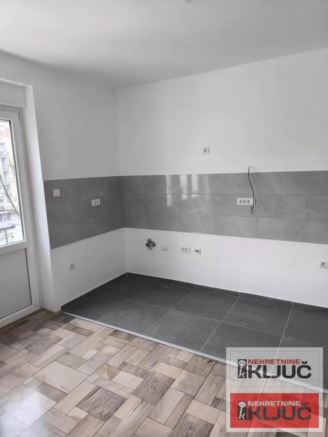 GRBAVICA, 52m2+terasa, Dvoiposoban, Renoviran 2