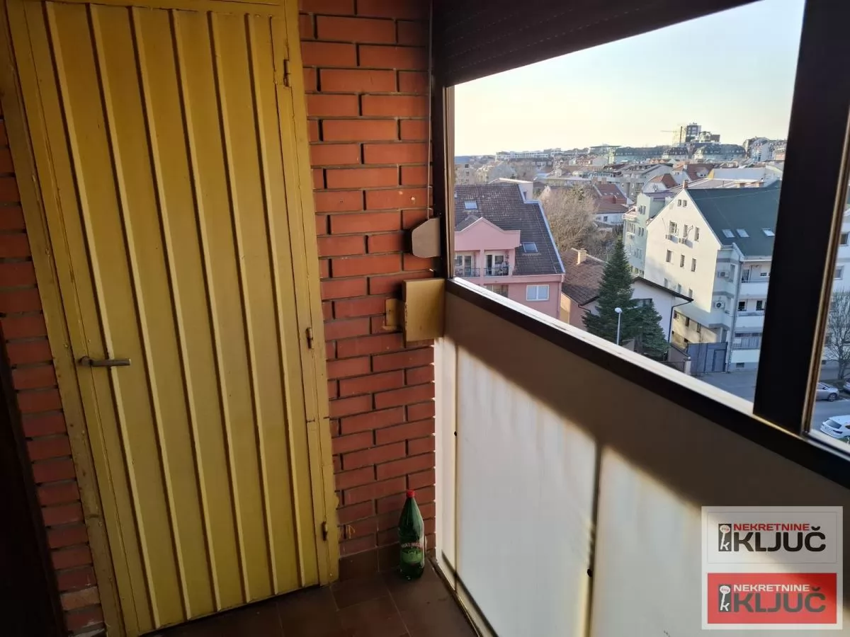 SAJAM IZDAJE SE NAMEŠTENA GARSONJERA 8