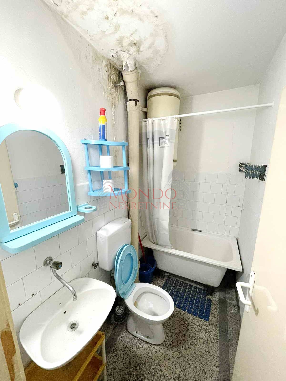 Garsonjera kod pravnog fakulteta, ta, Niš 3