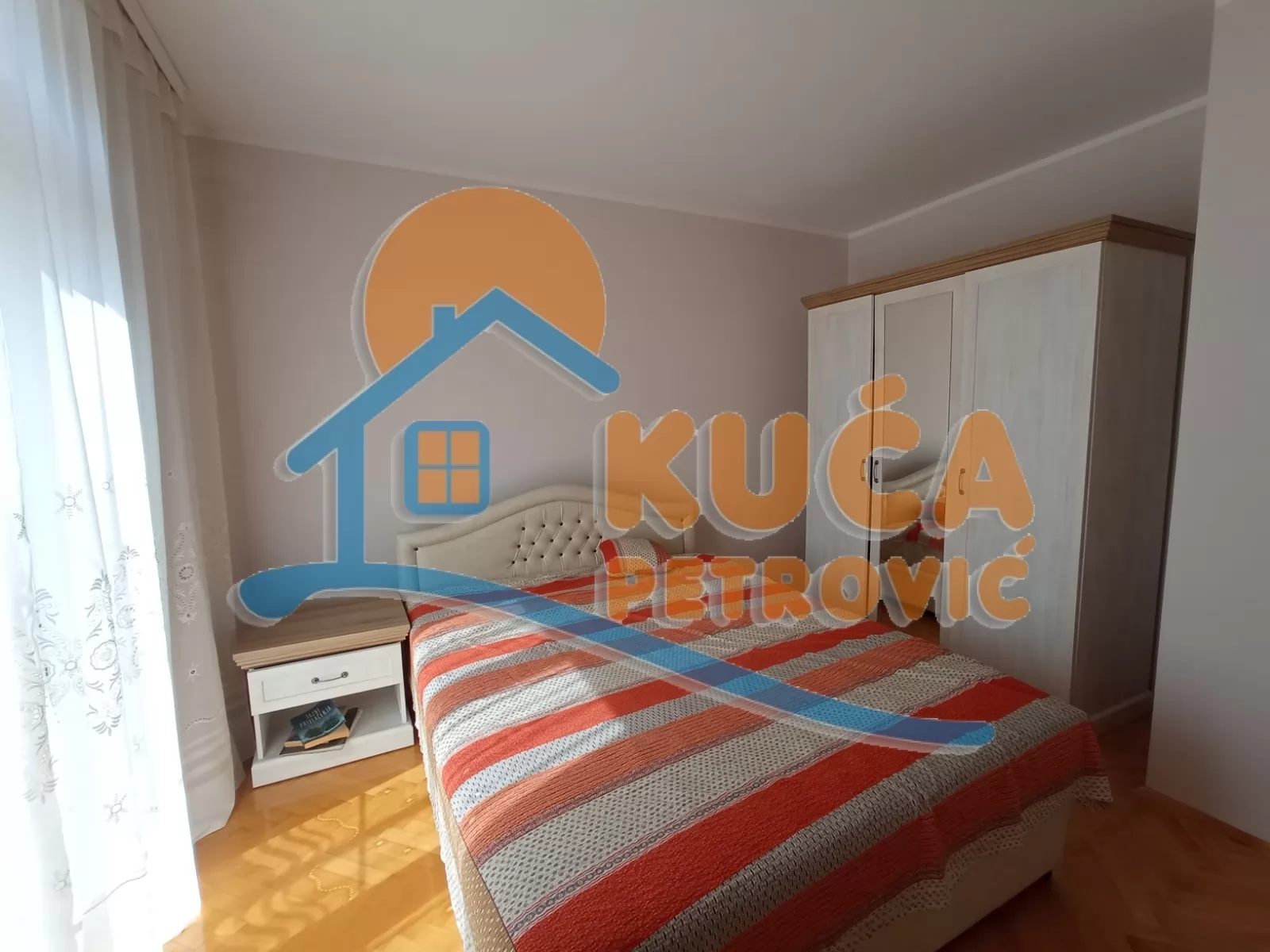 četvorosobna kuća, 200 m2, Tehnički fakulteti, Sarajevska ID: i-016057 7