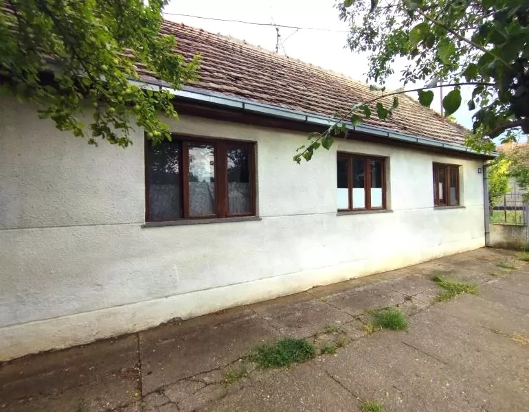 Kuca,STEPANOVIĆEVO,CENTAR,kv: 1396, € 45000, ID: 3002150 1