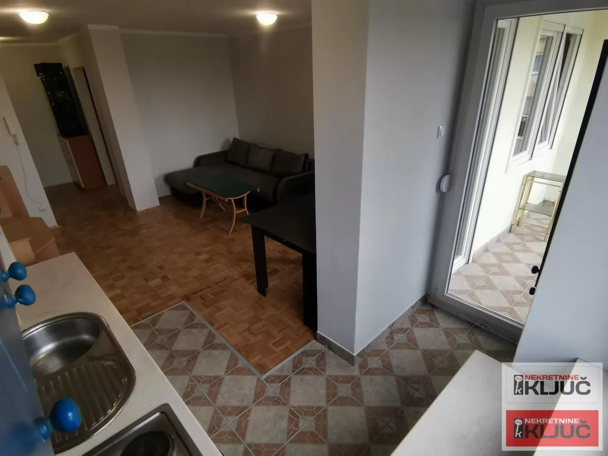 NOVO NASELJE, 59m2, Dvoiposoban, Renoviran 4