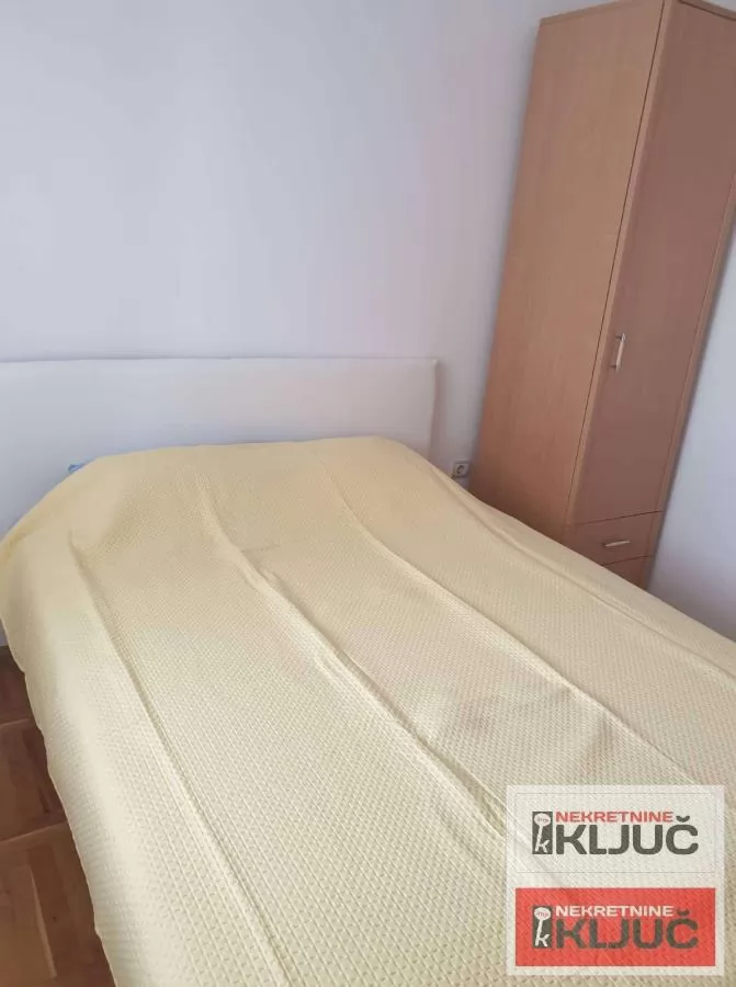 Odlican dvosoban stan u blizini Sajma 6