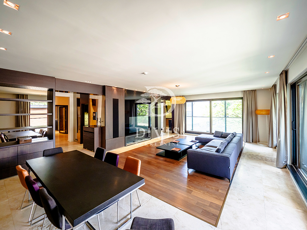 Luks 4 0 stan tri parking mesta Dedinje  234m2 2