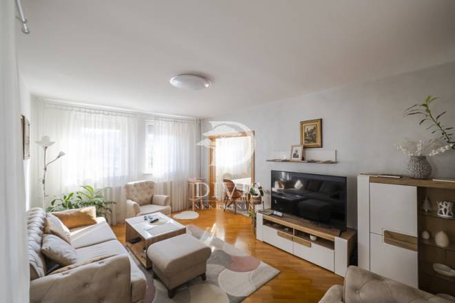 Namešten 3 0 stan kod Arene  92m2  renoviran 2