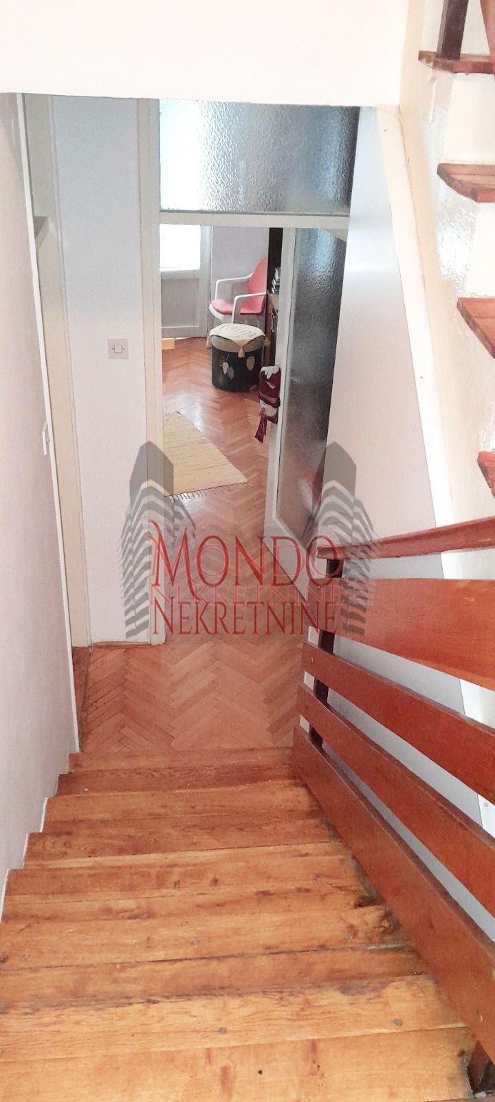 Dvoiposoban stan na Palili 7