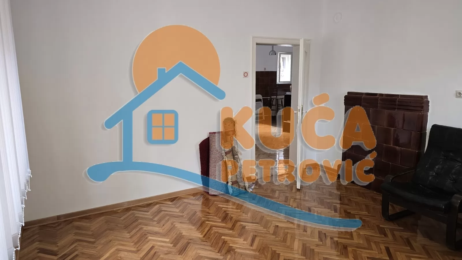 Trosoban stan, 95 m2, Crveni Pevac, Vojvode Tankosića 1. prilaz ID: i-016059 12