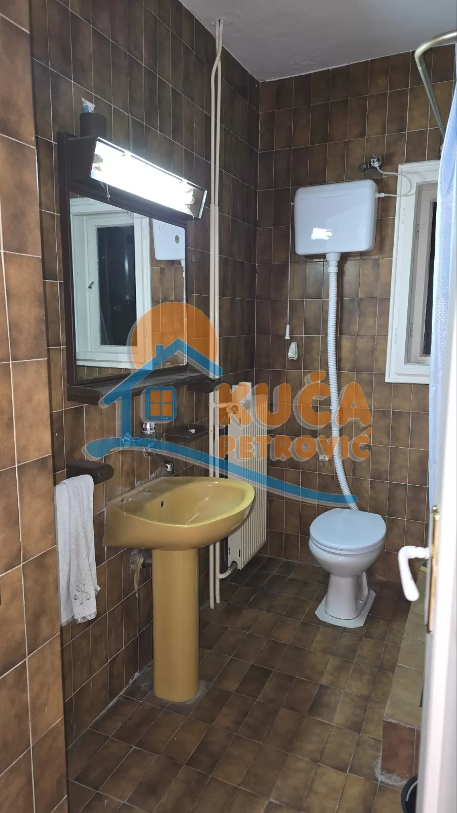 Trosoban stan, 95 m2, Crveni Pevac, Vojvode Tankosića 1. prilaz ID: i-016059 15