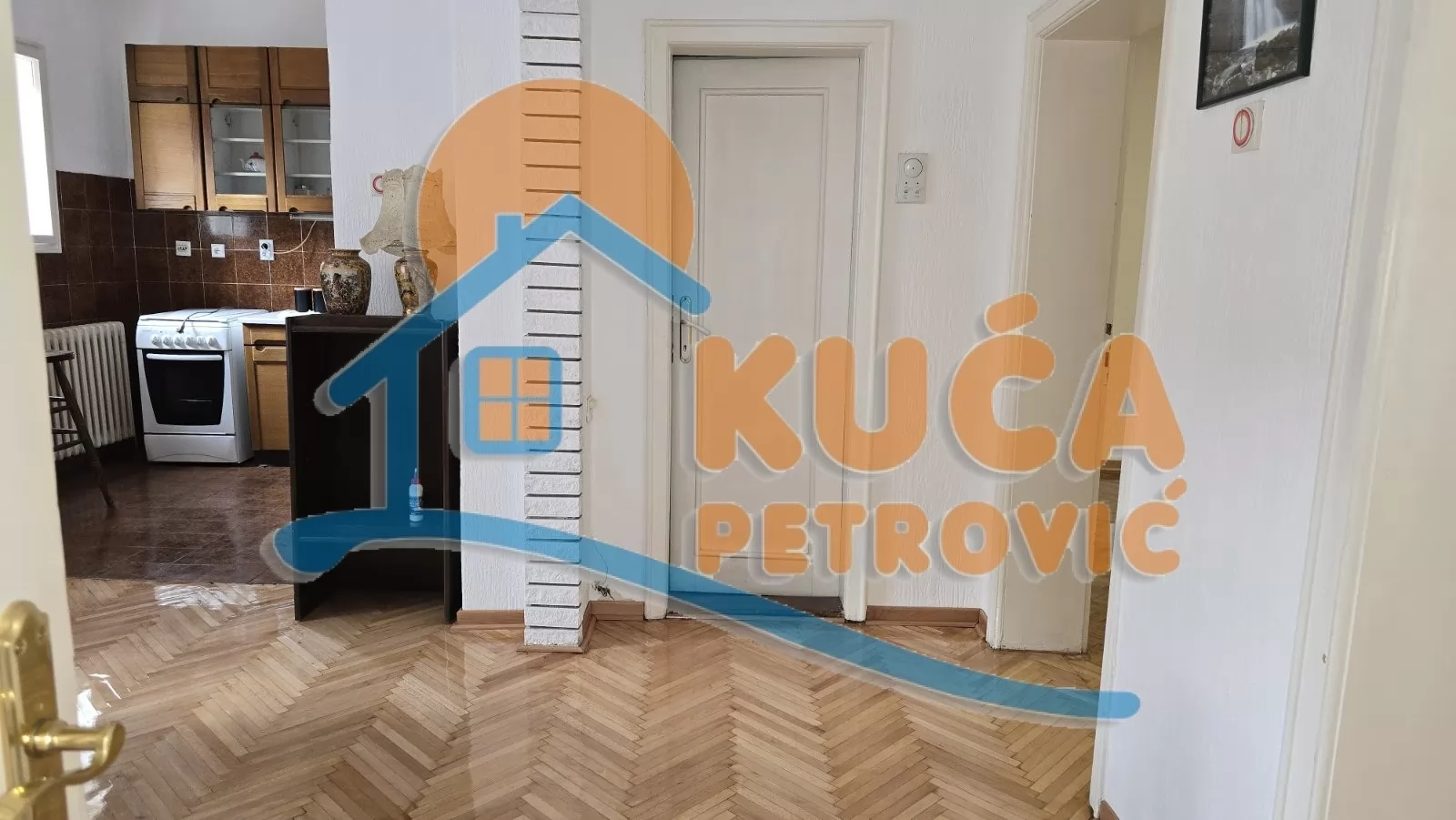 Trosoban stan, 95 m2, Crveni Pevac, Vojvode Tankosića 1. prilaz ID: i-016059 3