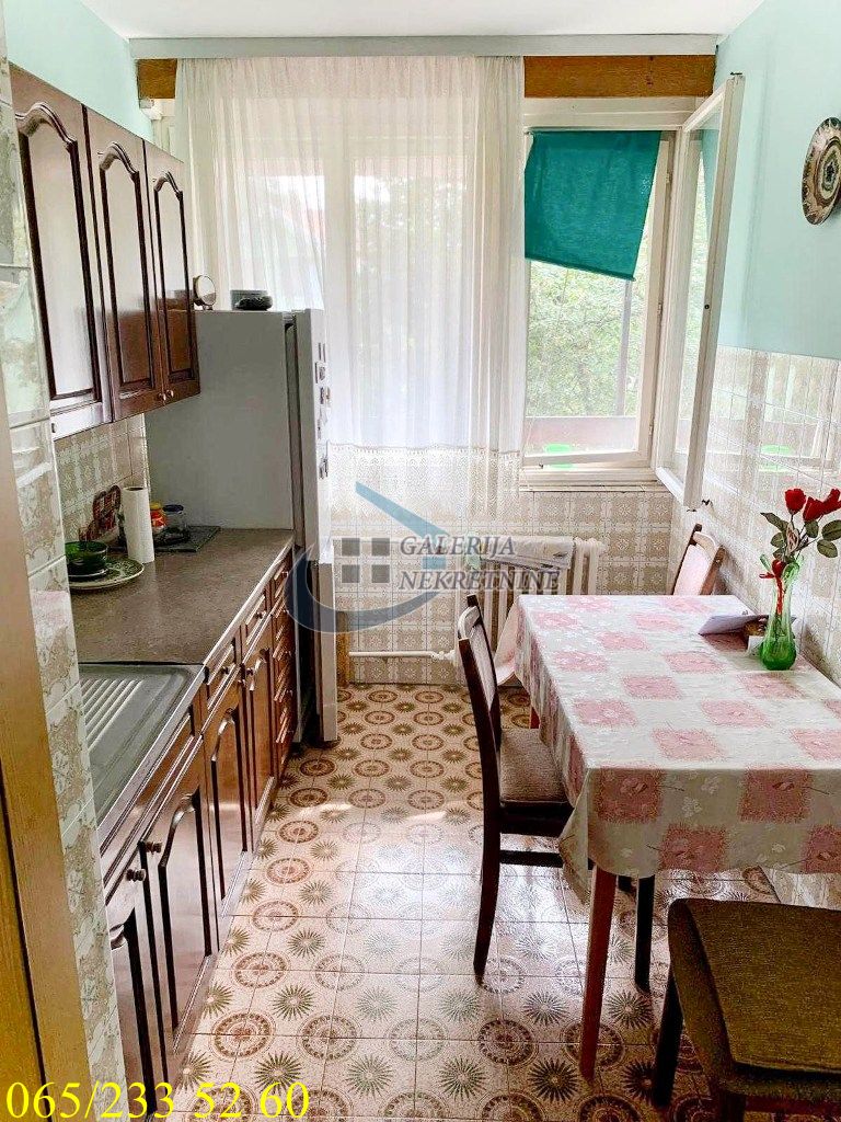 Voždovac  Voždovačka crkva   Vitanovačka 63m2 2