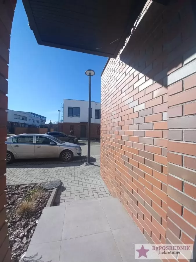 Novi Sad, Petrovaradin, Mišeluk 4, 153m2 17