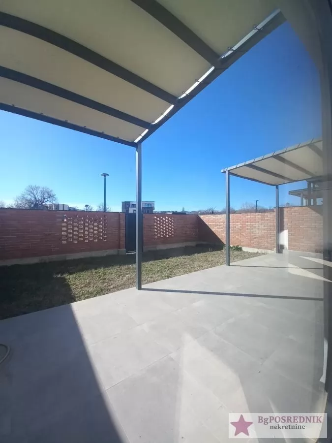 Novi Sad, Petrovaradin, Mišeluk 4, 205m2 17