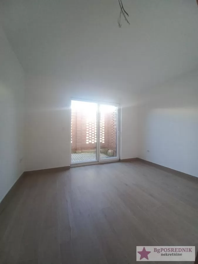 Novi Sad, Petrovaradin, Mišeluk 4, 205m2 4