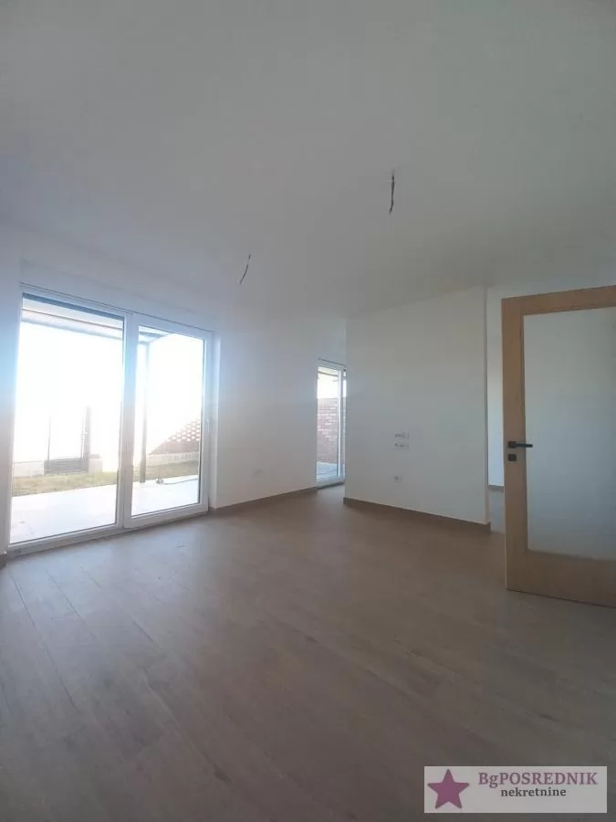 Novi Sad, Petrovaradin, Mišeluk 4, 205m2 5