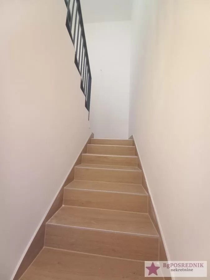 Novi Sad, Petrovaradin, Mišeluk 4, 205m2 9