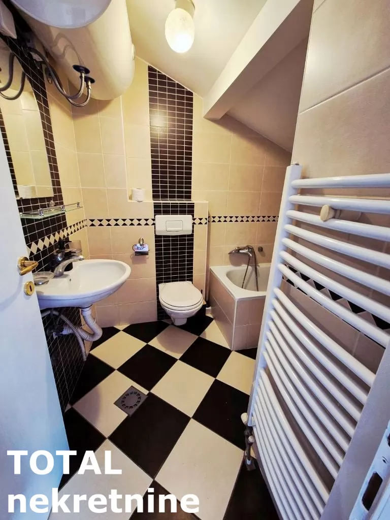 Stan,NOVI SAD,BULEVAR,kv: 24.00, € 72000, ID: 1102440 5