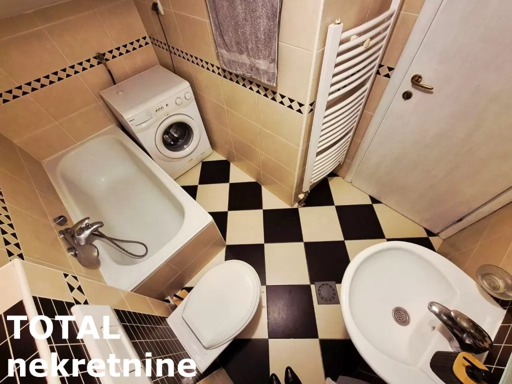 Stan,NOVI SAD,BULEVAR,kv: 24.00, € 72000, ID: 1102440 6