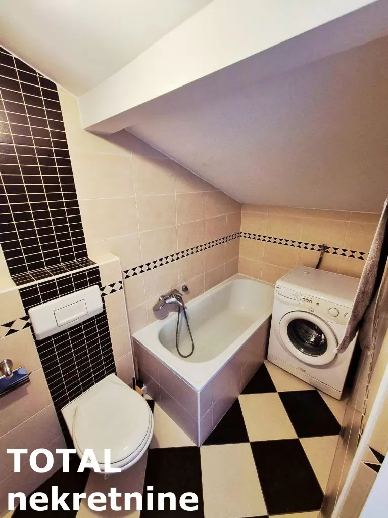 Stan,NOVI SAD,BULEVAR,kv: 24.00, € 72000, ID: 1102440 7