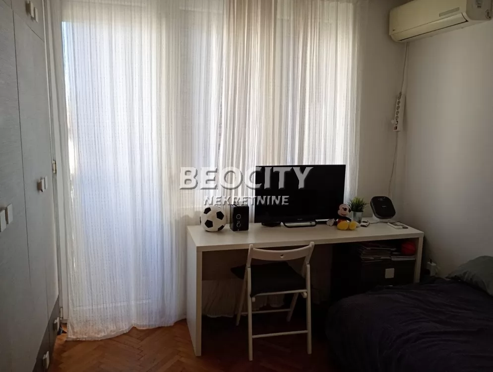 Trosoban stan, 69 m2, Južni bulevar, Šumatovačka ID: 130150 11