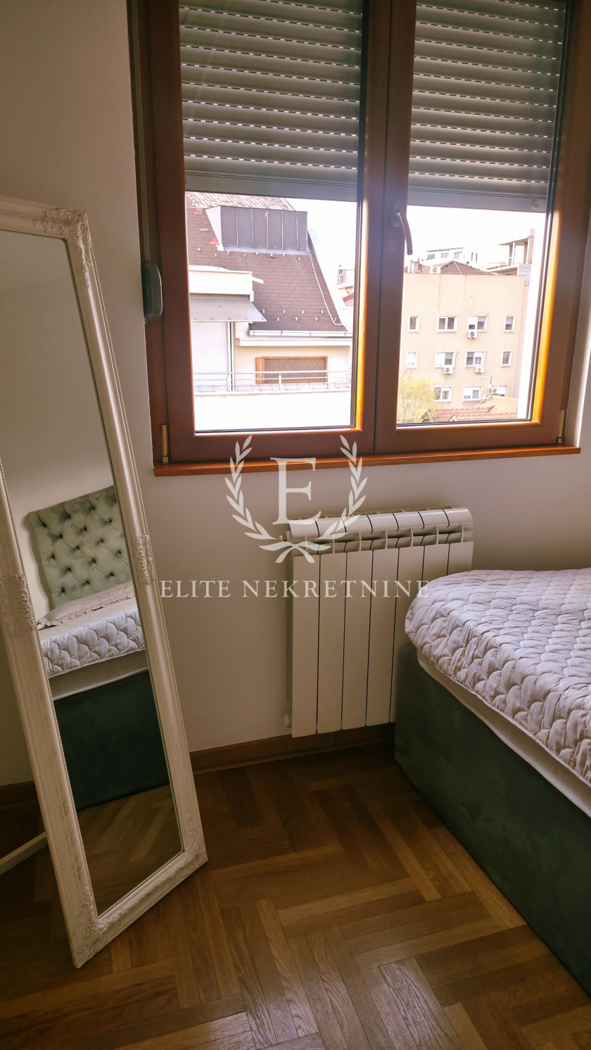 Izdavanje Dvosoban lux stana na Lekinom brdu 3