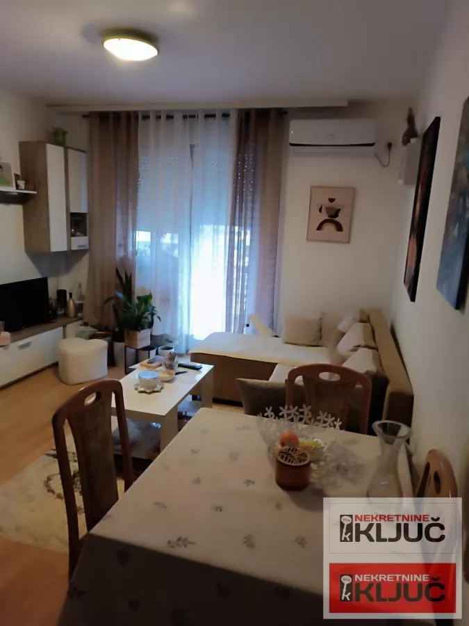 ADICE IZDAJE SE JEDNOIPOSOBAN NAMEŠTEN STAN 2