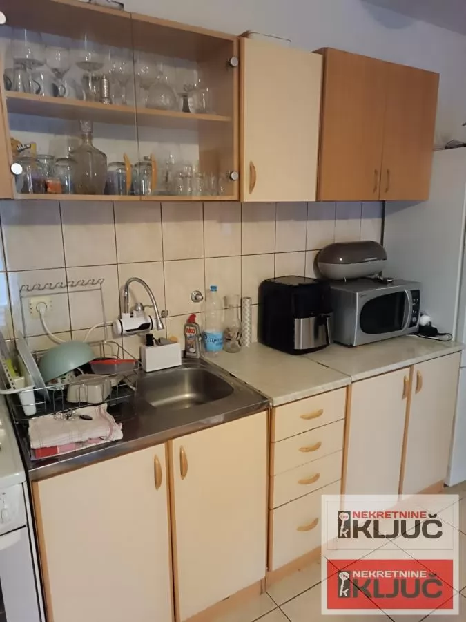 ADICE IZDAJE SE JEDNOIPOSOBAN NAMEŠTEN STAN 3