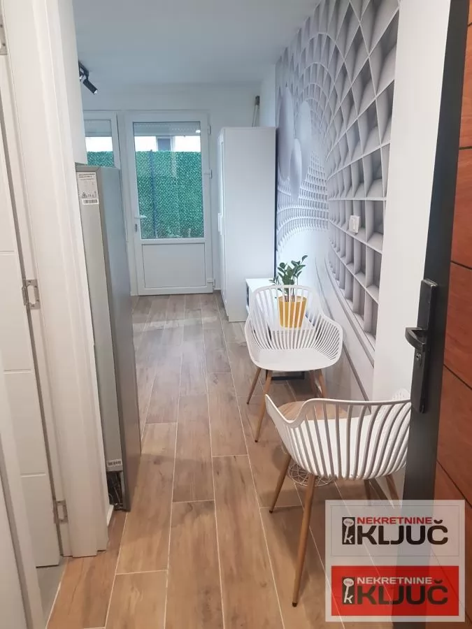 ADICE IZDAJE SE NAMEŠTENA GARSONJERA 10