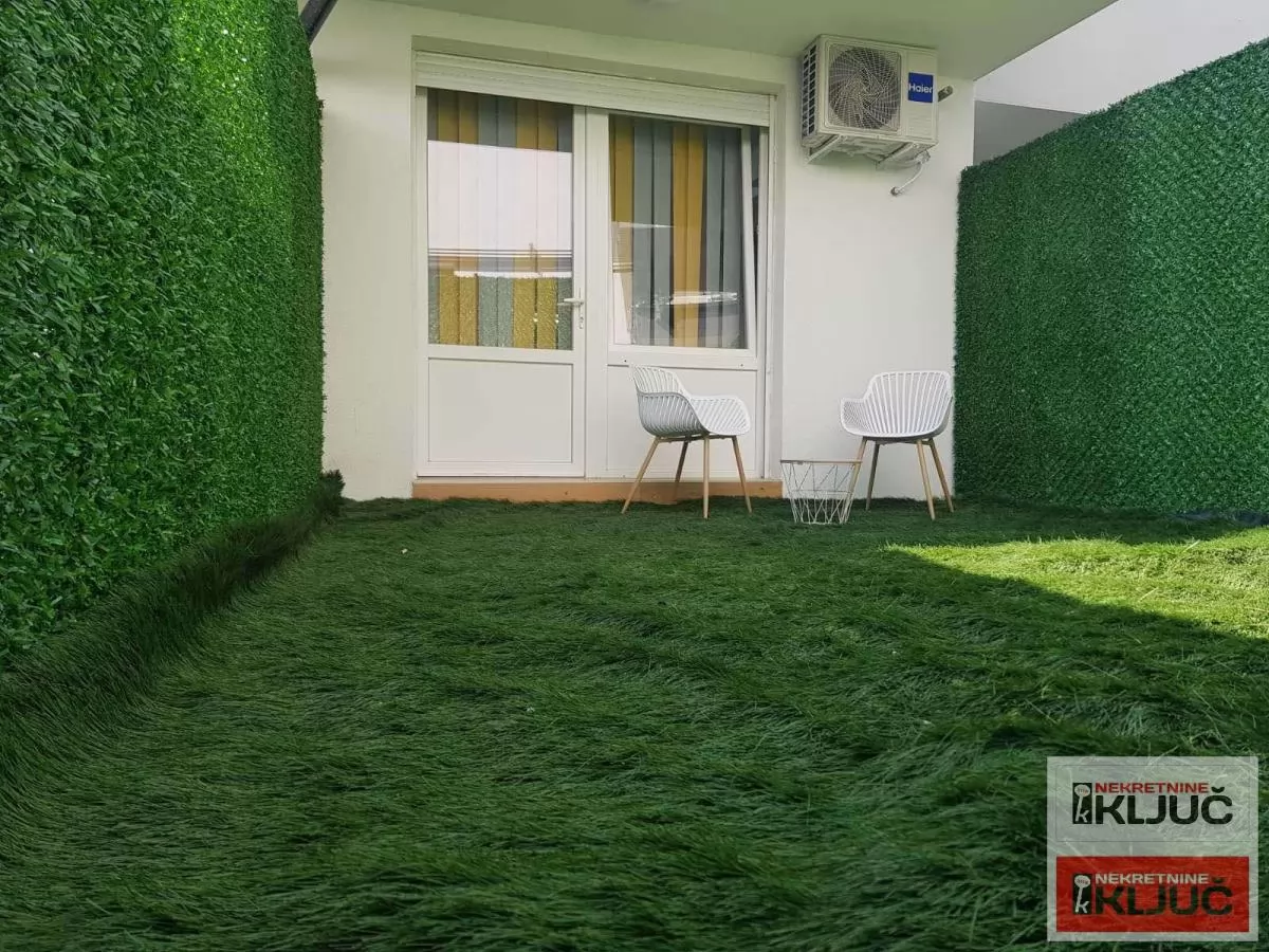 ADICE IZDAJE SE NAMEŠTENA GARSONJERA 12