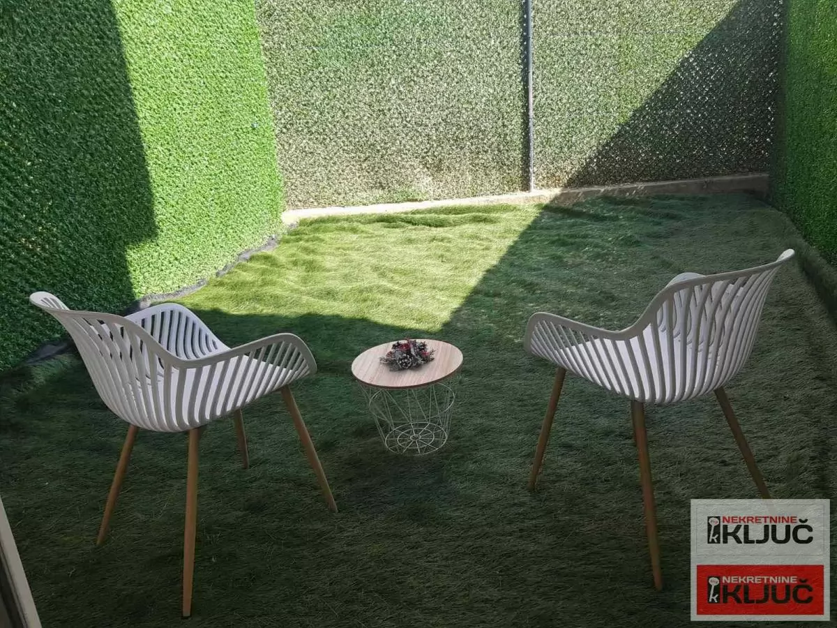 ADICE IZDAJE SE NAMEŠTENA GARSONJERA 13