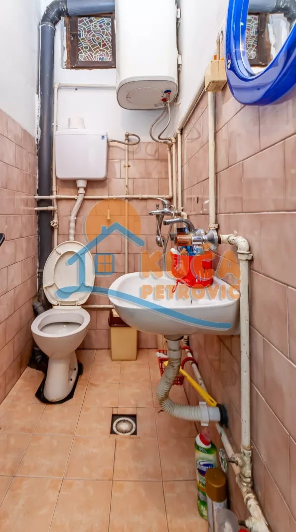 četvorosobna kuća, 246 m2, Crveni krst, Đure Strugara ID: p-011780 18