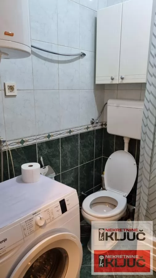 Dobra garsonjera na Grbavici 7