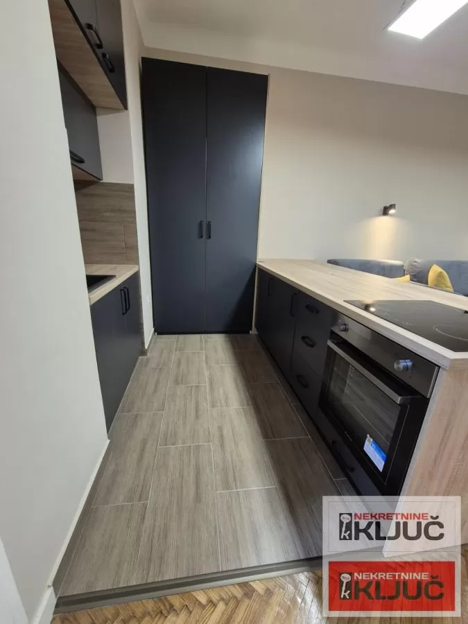 KOD SINAGOGE, 32m2, Jednosoban, Renoviran, Namešten 2