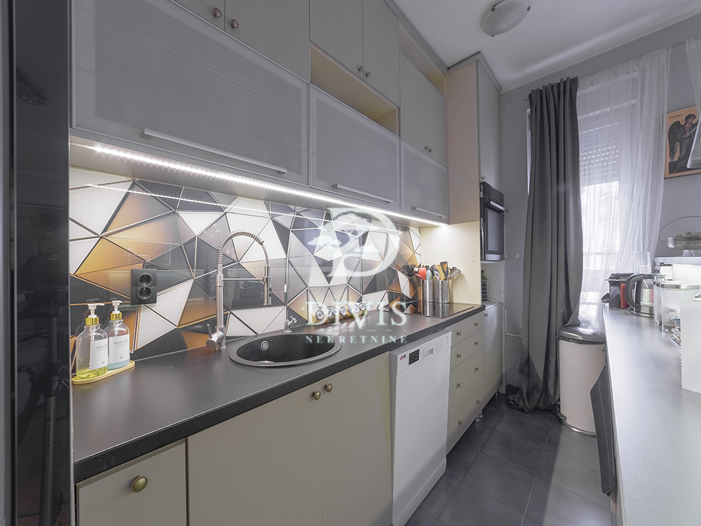 5 0 dupleks na Vračaru  Neimar  196m2  tri terase 3