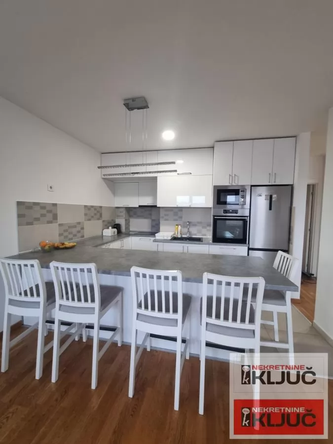 SOMBORSKI BULEVAR, 82m2, Trosoban, Novogradnja, Namešten 6