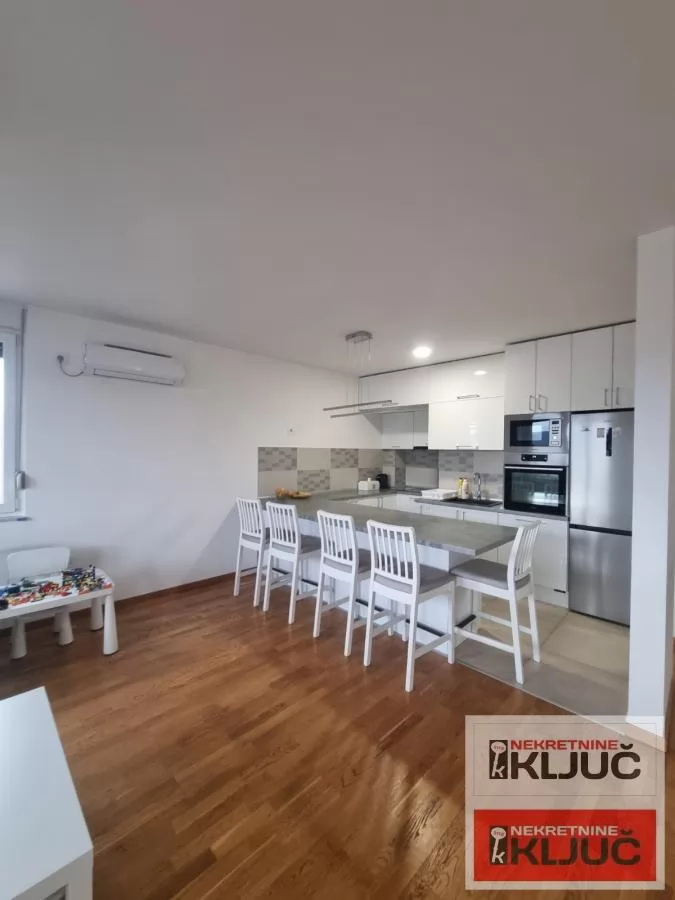 SOMBORSKI BULEVAR, 82m2, Trosoban, Novogradnja, Namešten 7