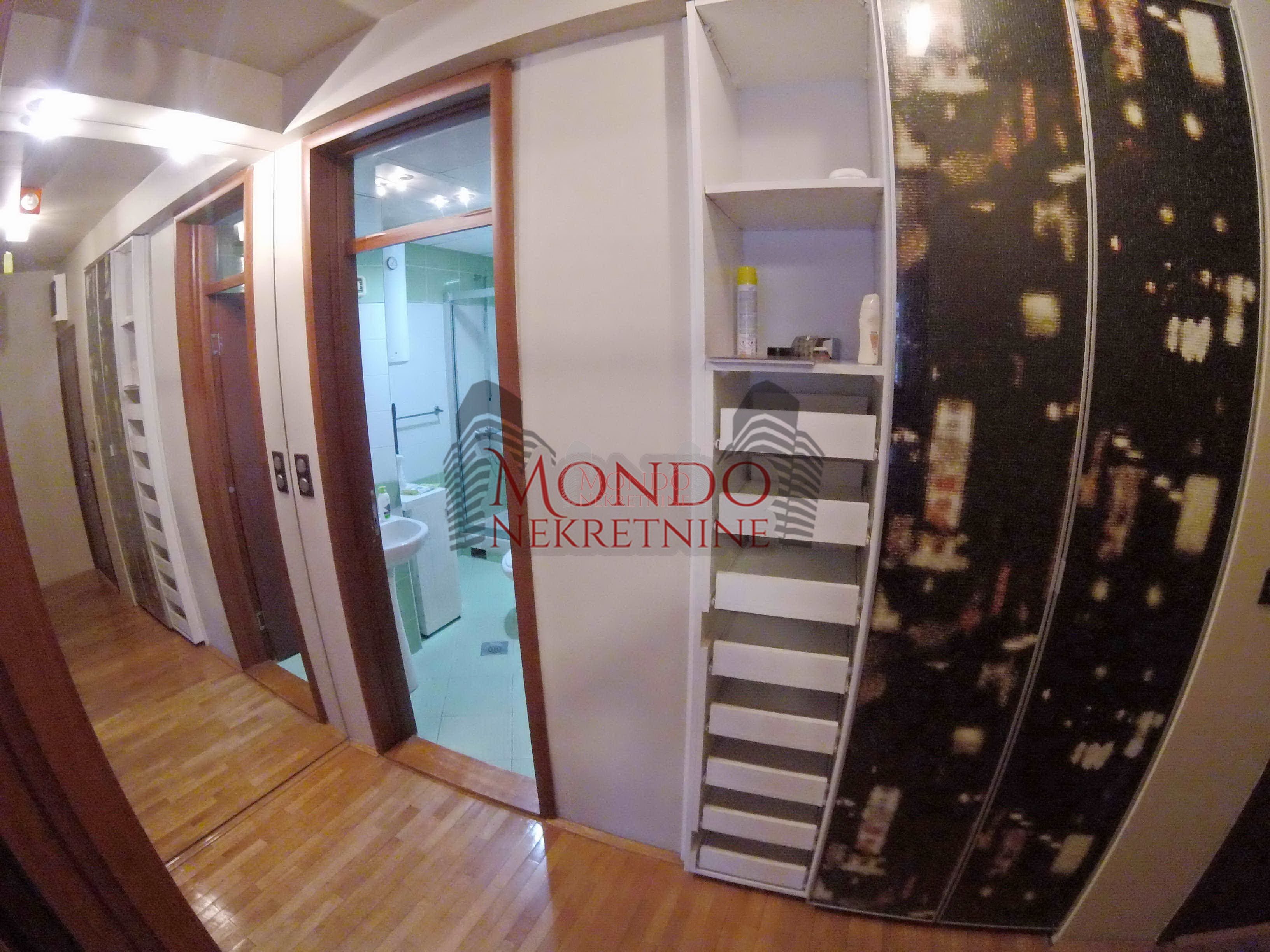 Jednoiposoban stan u novoj zgradi kod Caira 10