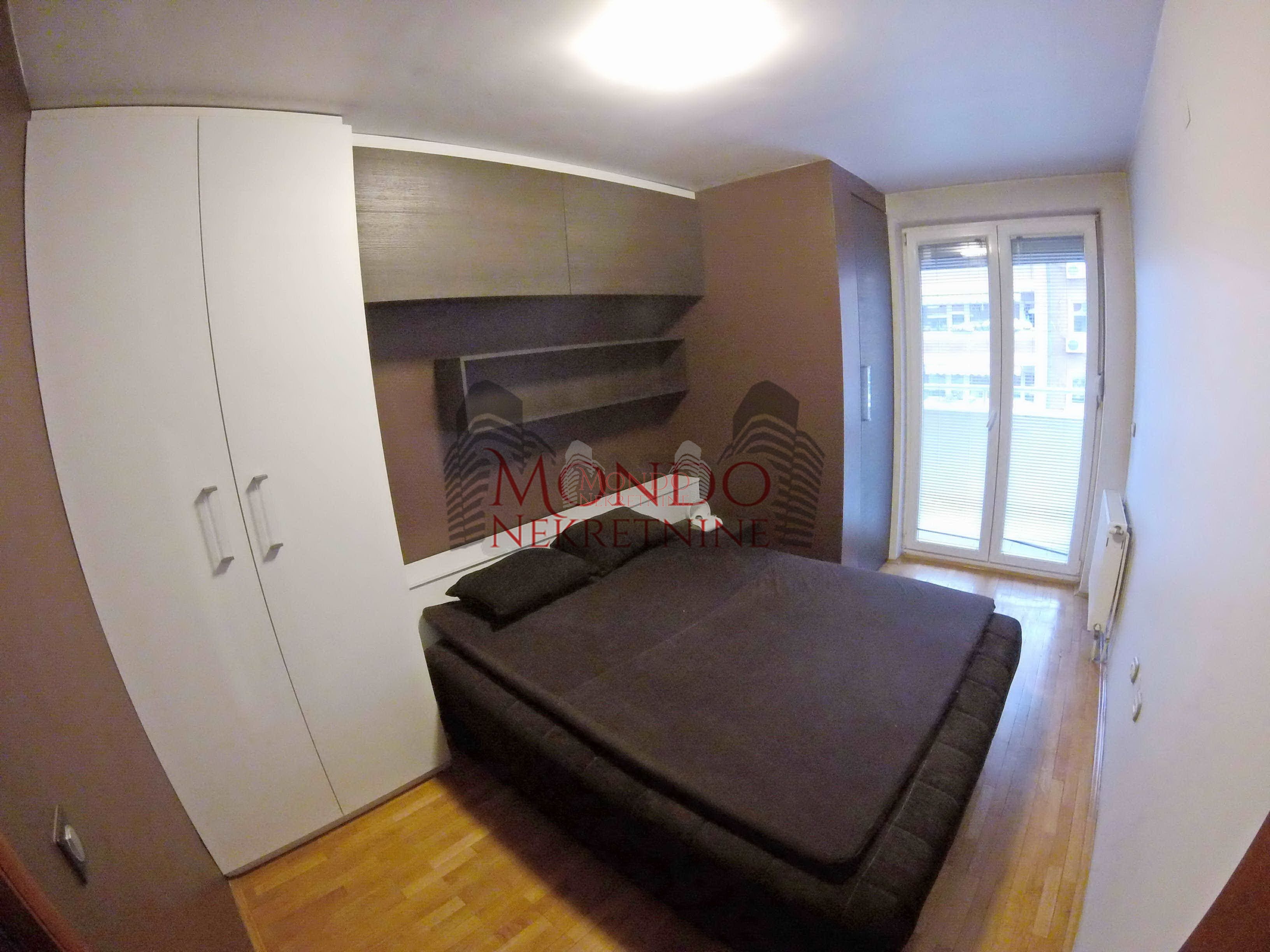 Jednoiposoban stan u novoj zgradi kod Caira 8