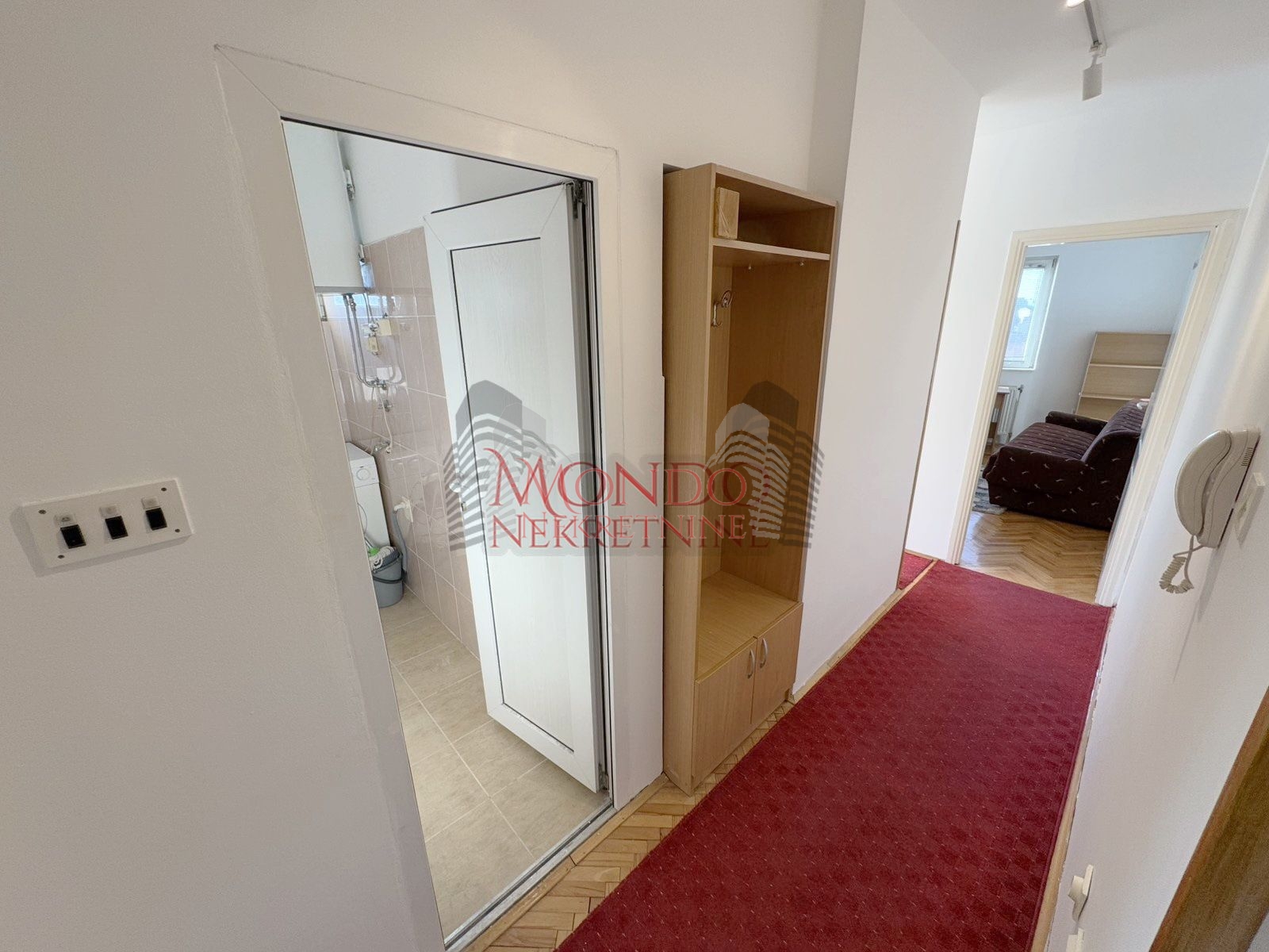 Jednosoban stan centru grada na Margeru preko puta Saborne crkve 8