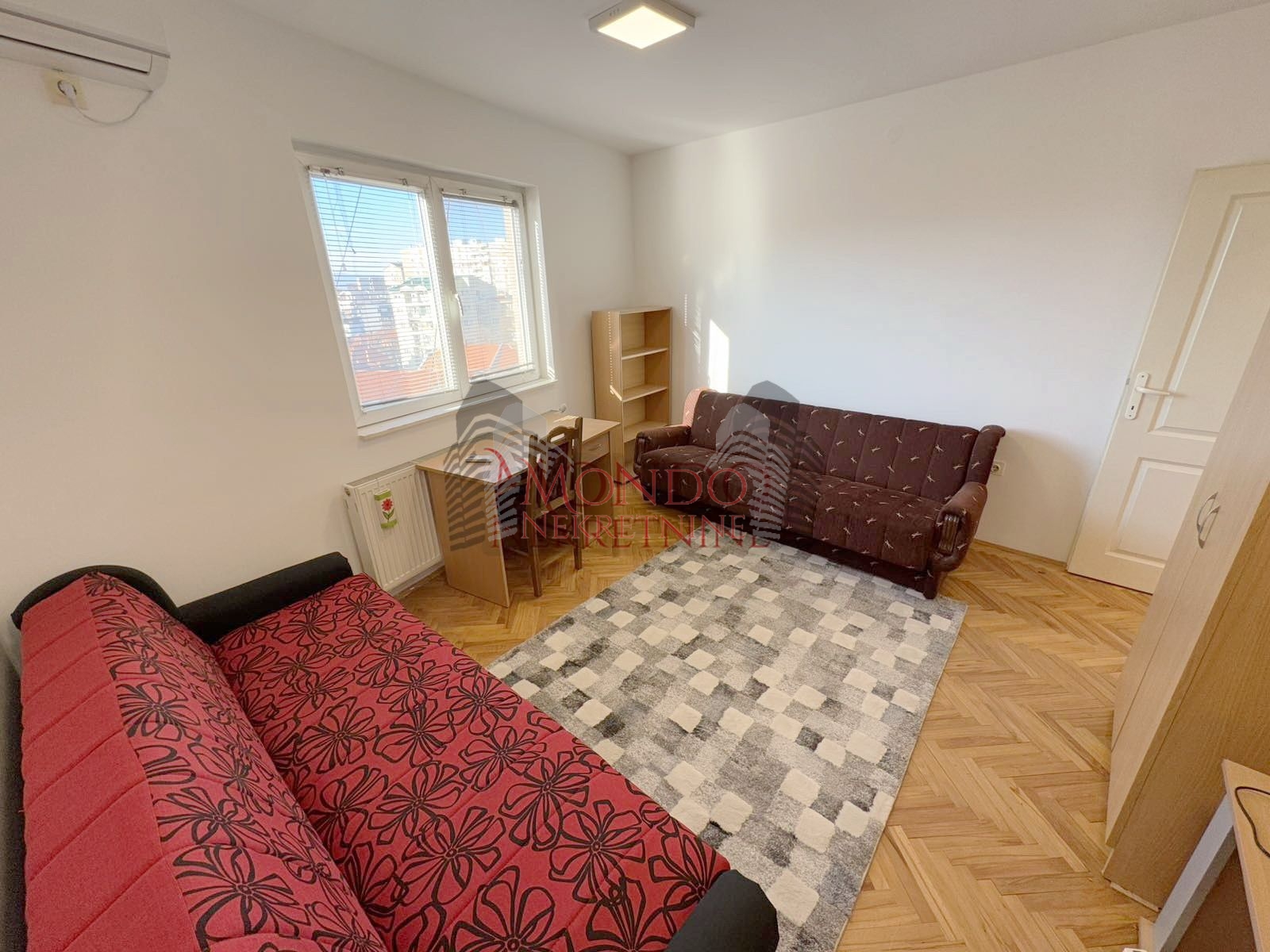 Jednosoban stan centru grada na Margeru preko puta Saborne crkve 3