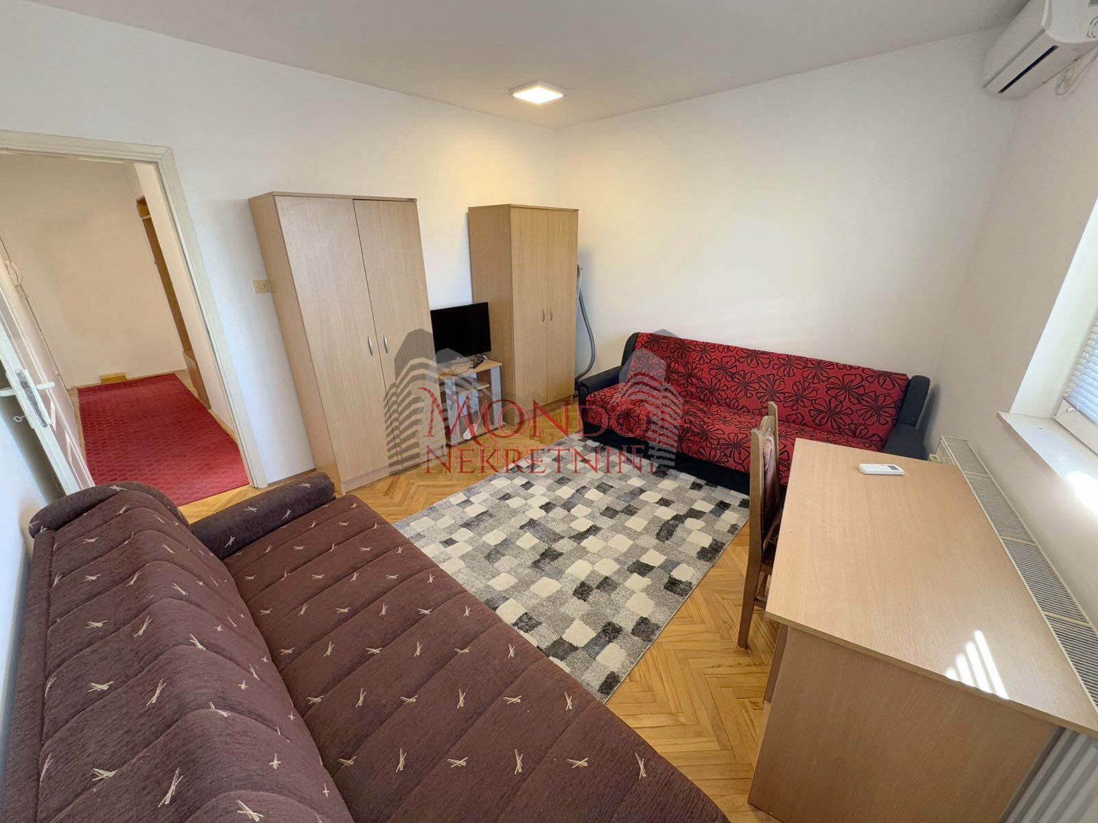 Jednosoban stan centru grada na Margeru preko puta Saborne crkve 1