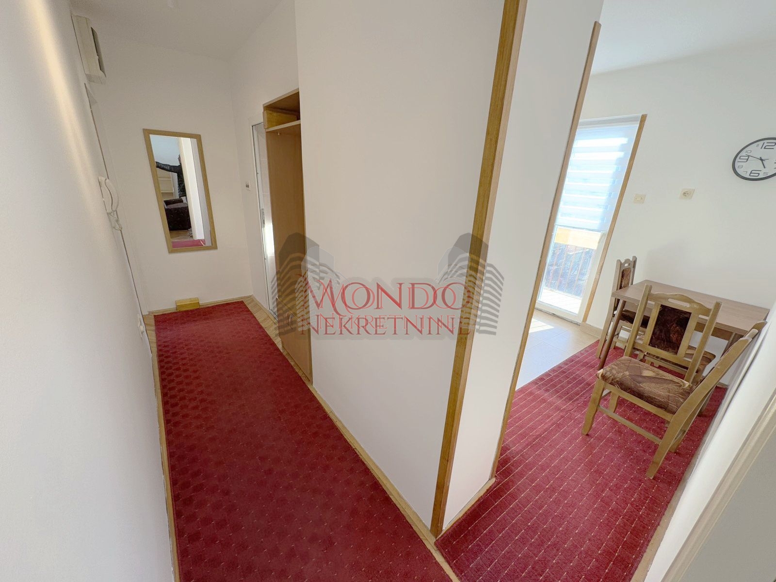 Jednosoban stan centru grada na Margeru preko puta Saborne crkve 5