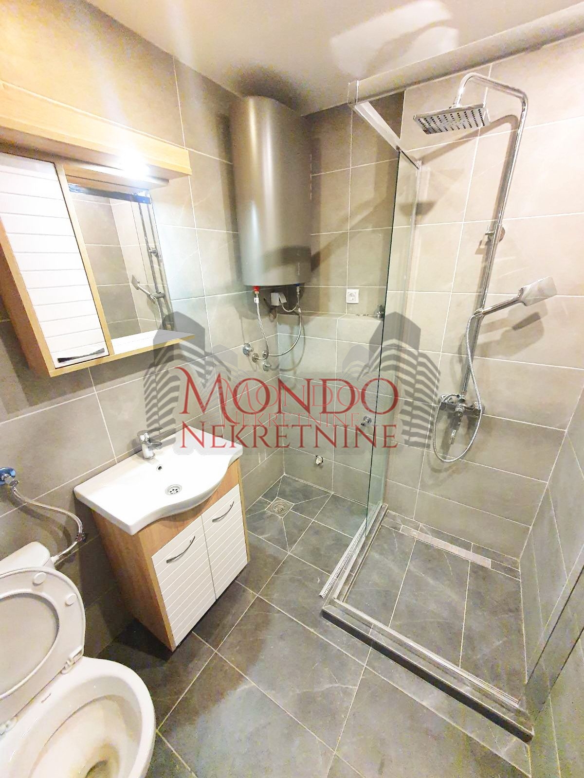 Dvosoban stan kod Doma zdravlja 18