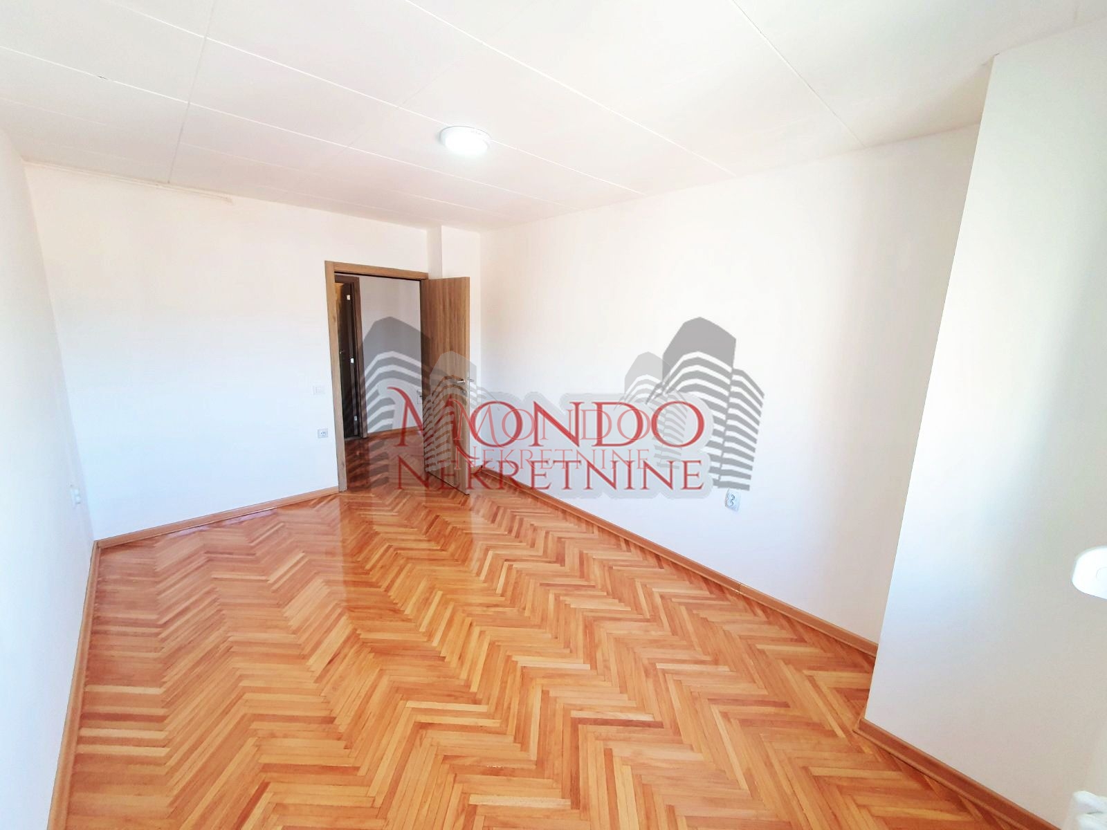 Dvosoban stan kod Doma zdravlja 13