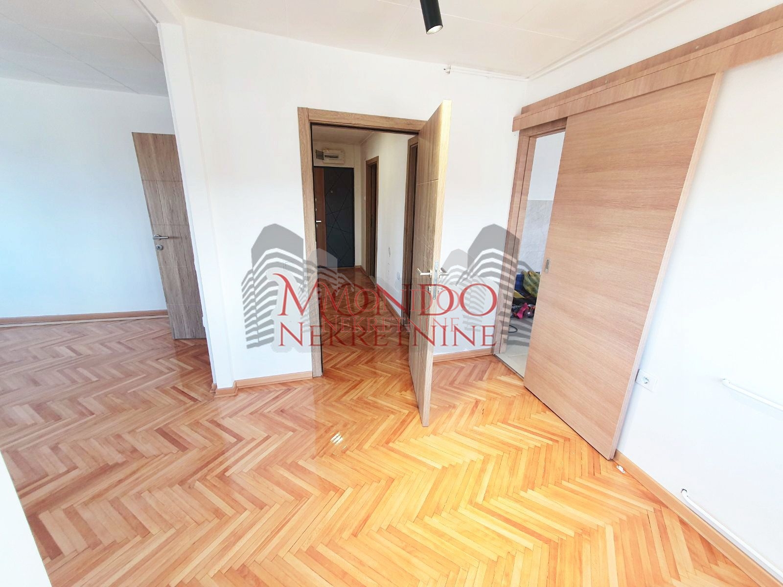 Dvosoban stan kod Doma zdravlja 5