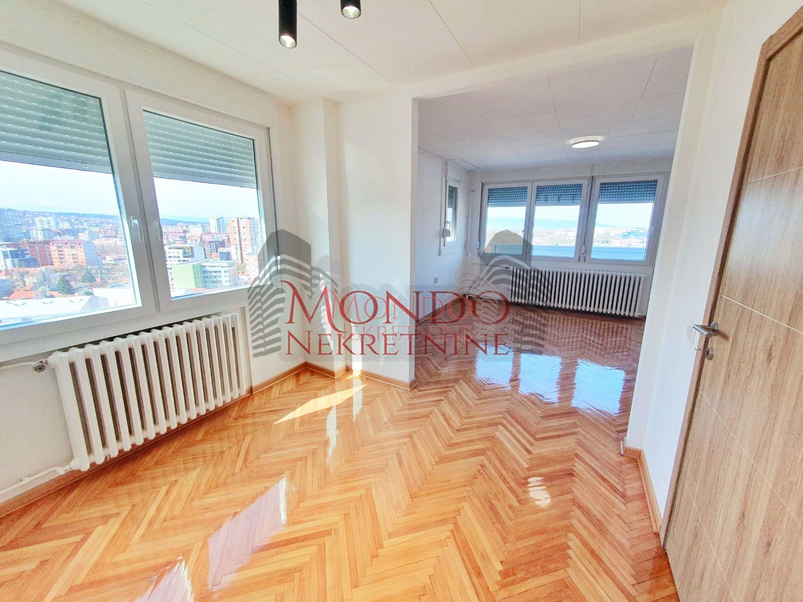 Dvosoban stan kod Doma zdravlja 4