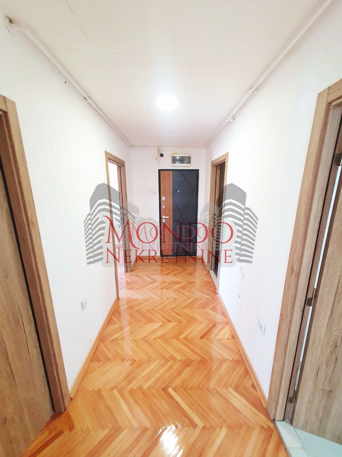 Dvosoban stan kod Doma zdravlja 16