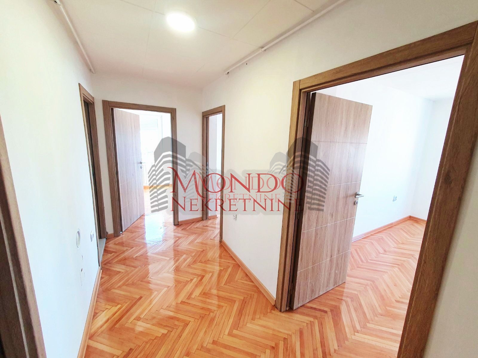 Dvosoban stan kod Doma zdravlja 11