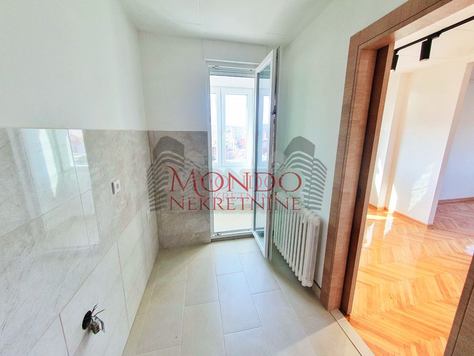 Dvosoban stan kod Doma zdravlja 9