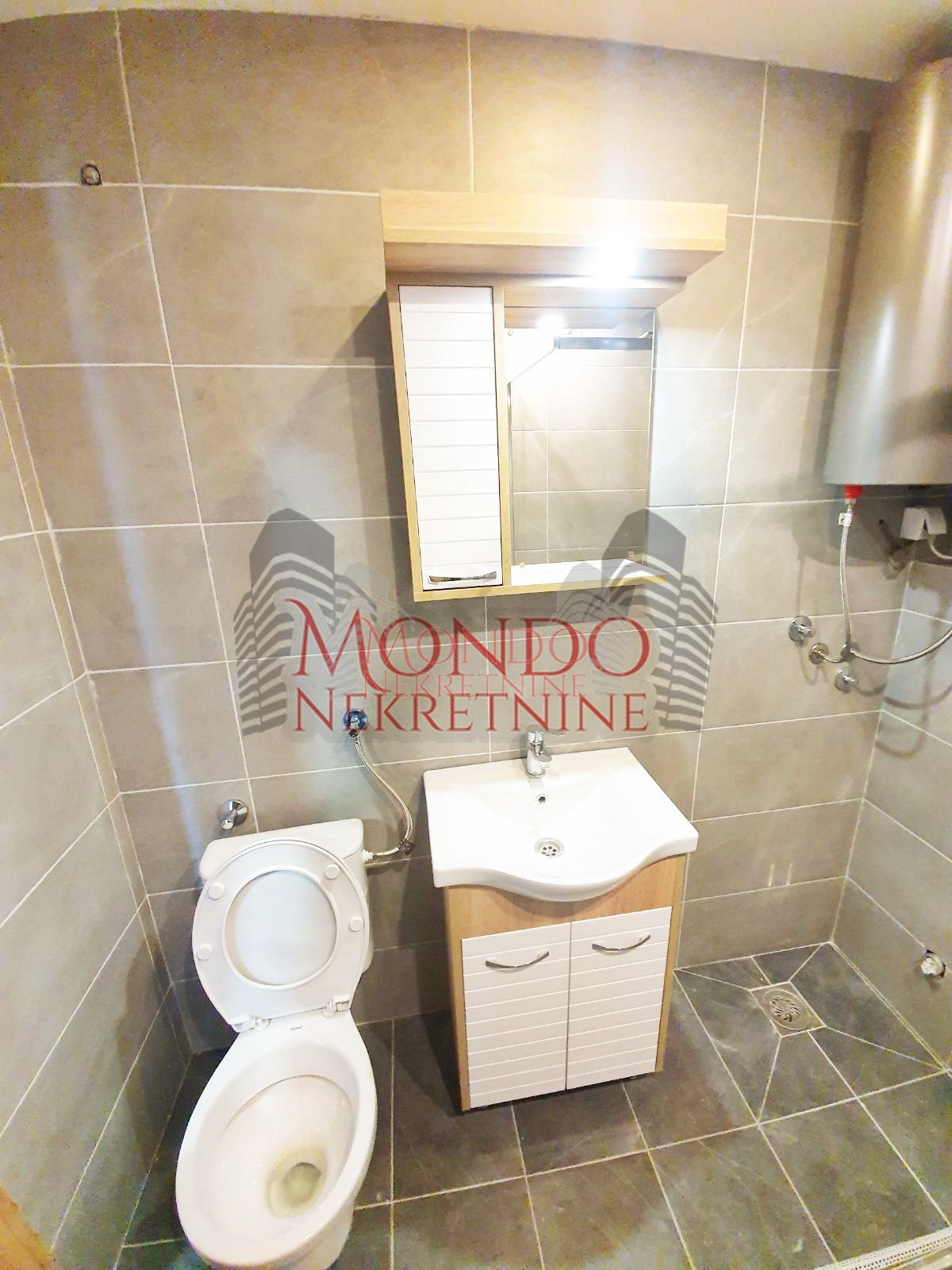 Dvosoban stan kod Doma zdravlja 19